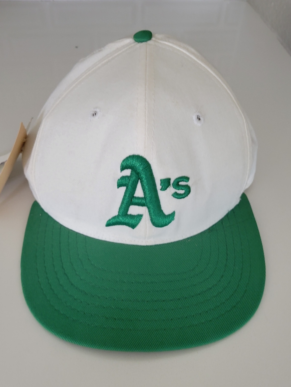 72-74 OAKLAND ATHLETICS A's White COOPERSTOWN COLLECTION Roman Hat 6 3/4 MLB NOS
